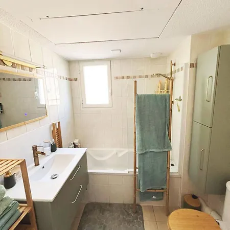 Apartment Les De Robinson: Riverside With Pool In Mandelieu-la-Napoule